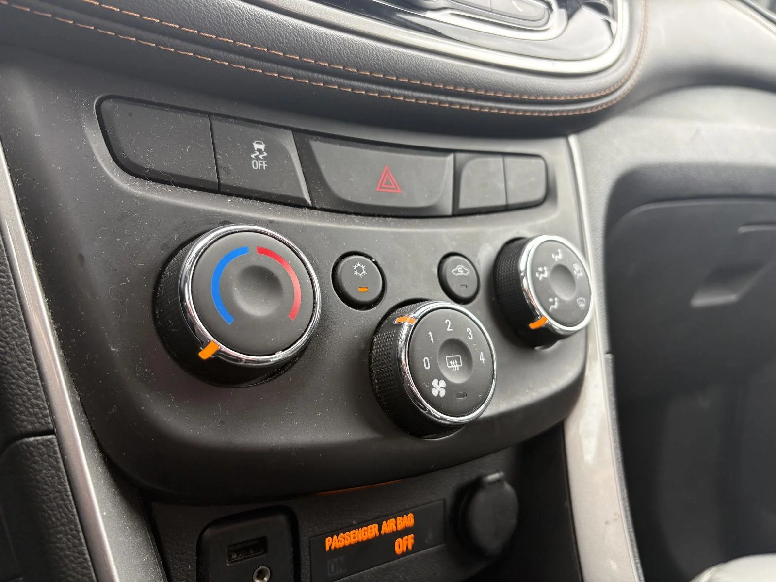 Used 2019 Summit White Chevrolet LT image 9