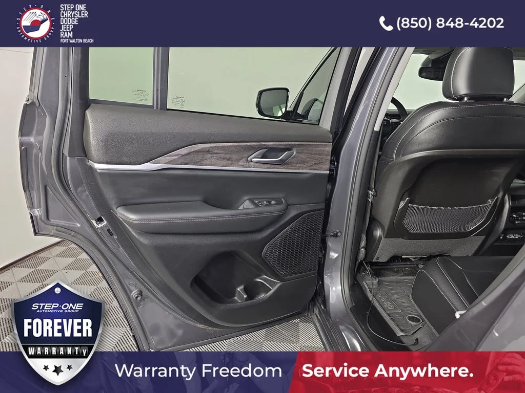 Used 2023 Gray Jeep Limited image 25