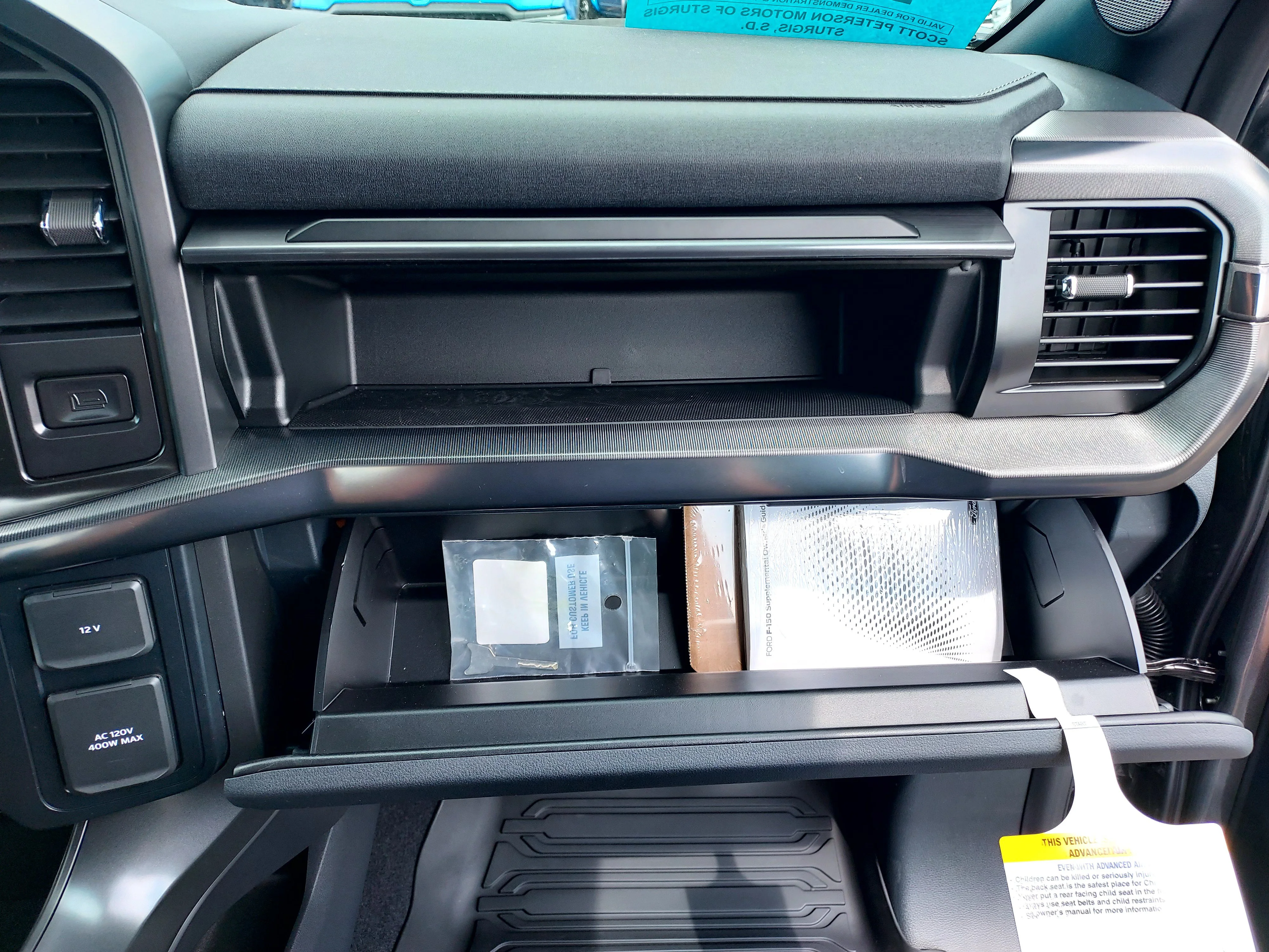New 2026 Carbonized Gray Metallic Ford LARIAT image 28