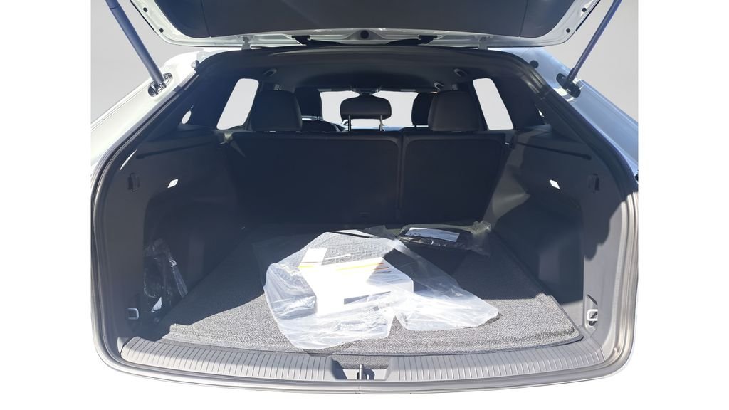 New 2026 White/off-white Volkswagen 2.0T SE image 25