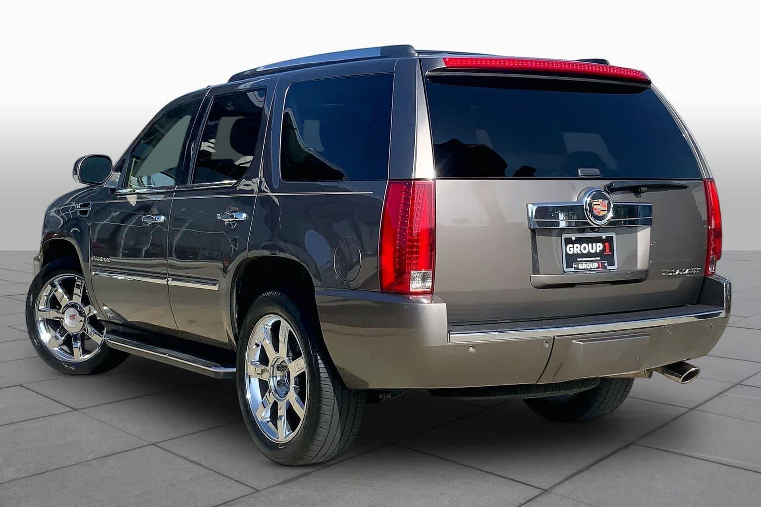 Used 2014 Mocha Steel Metallic Cadillac Luxury image 10