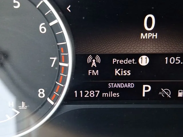 Used 2025 Silver Nissan S image 17