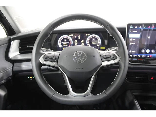 New 2026 Deep Black Pearl Volkswagen 2.0T SE image 9