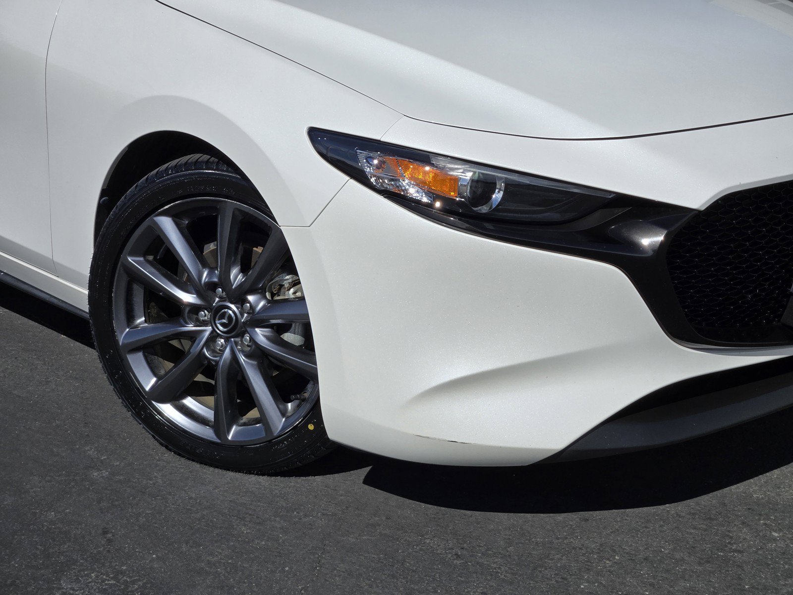 Used 2020 Snowflake White Pearl Mica Mazda Preferred Package image 11