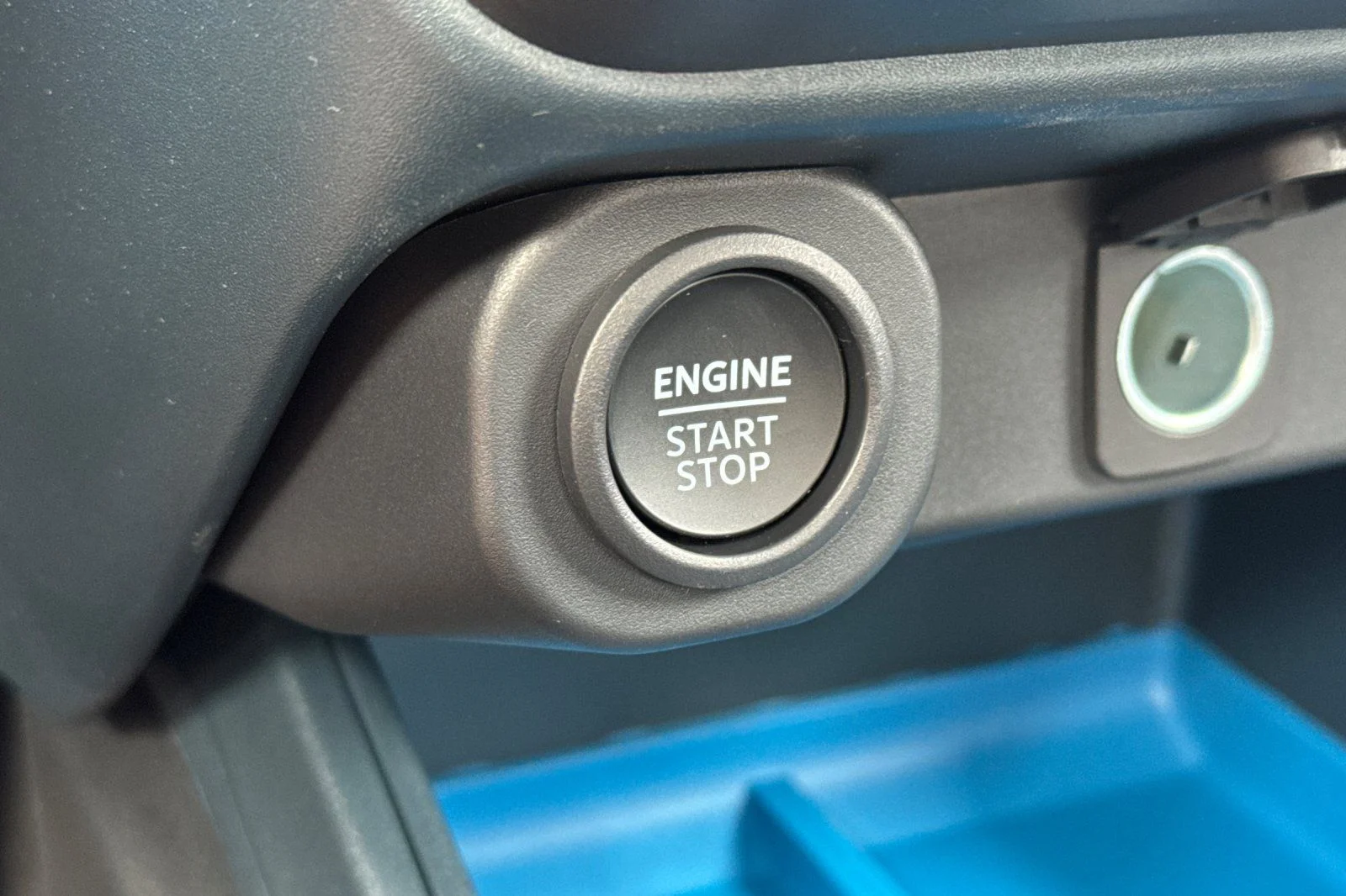 New 2026 Azure Gray Metallic Tri-Coat Ford XLT image 23