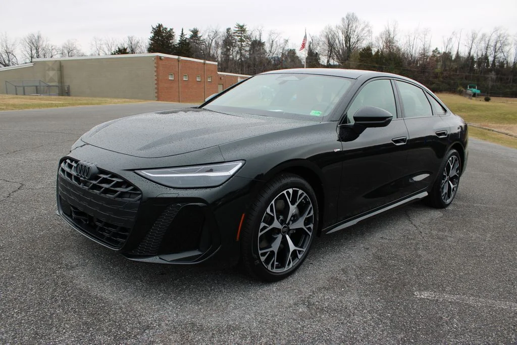 Used 2026 Green Metallic Audi Premium Plus image 5