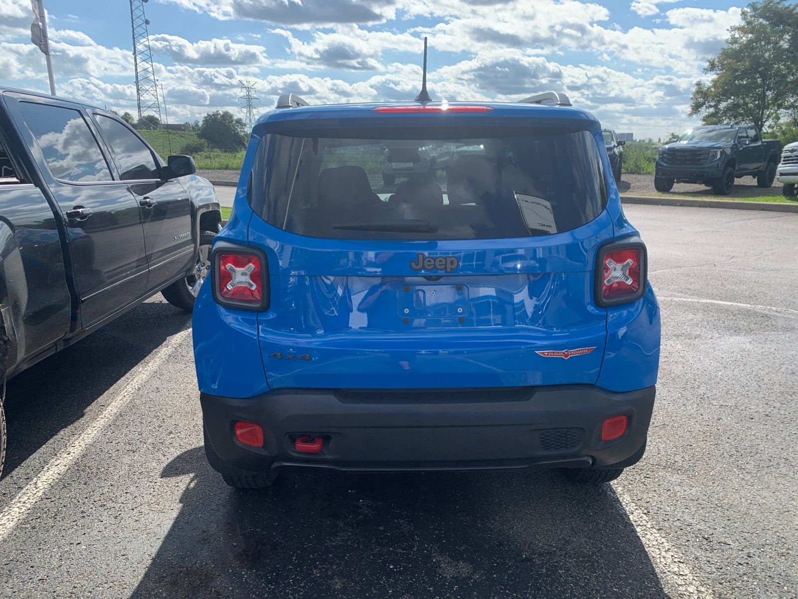 Used 2015 Blue Jeep Trailhawk image 4