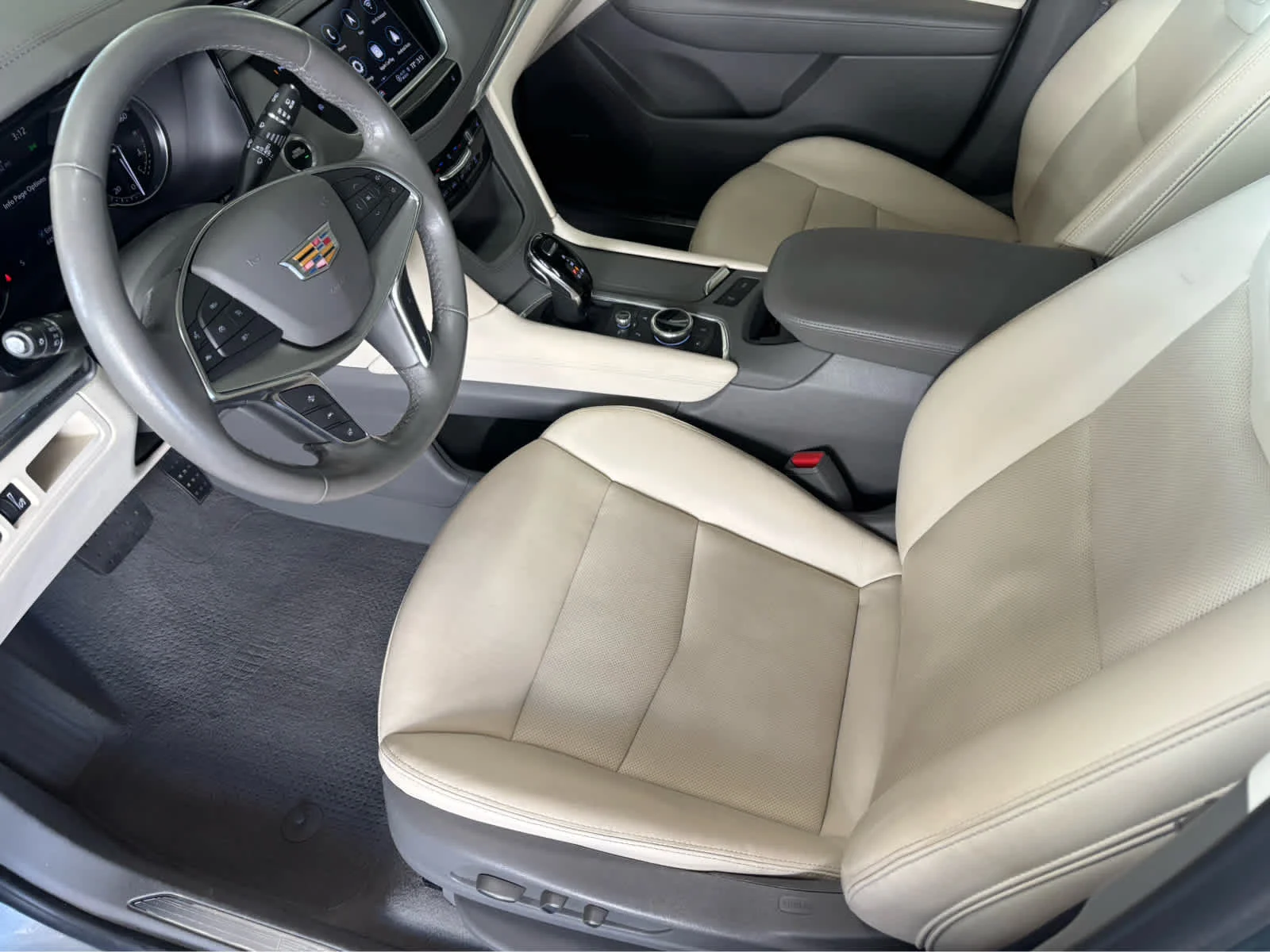 Used 2024 Argent Silver Metallic Cadillac Premium Luxury image 10