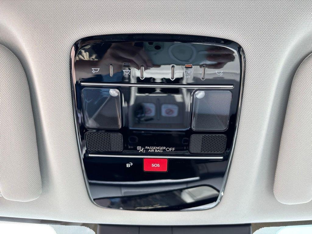 New 2026 White Hyundai SE image 31