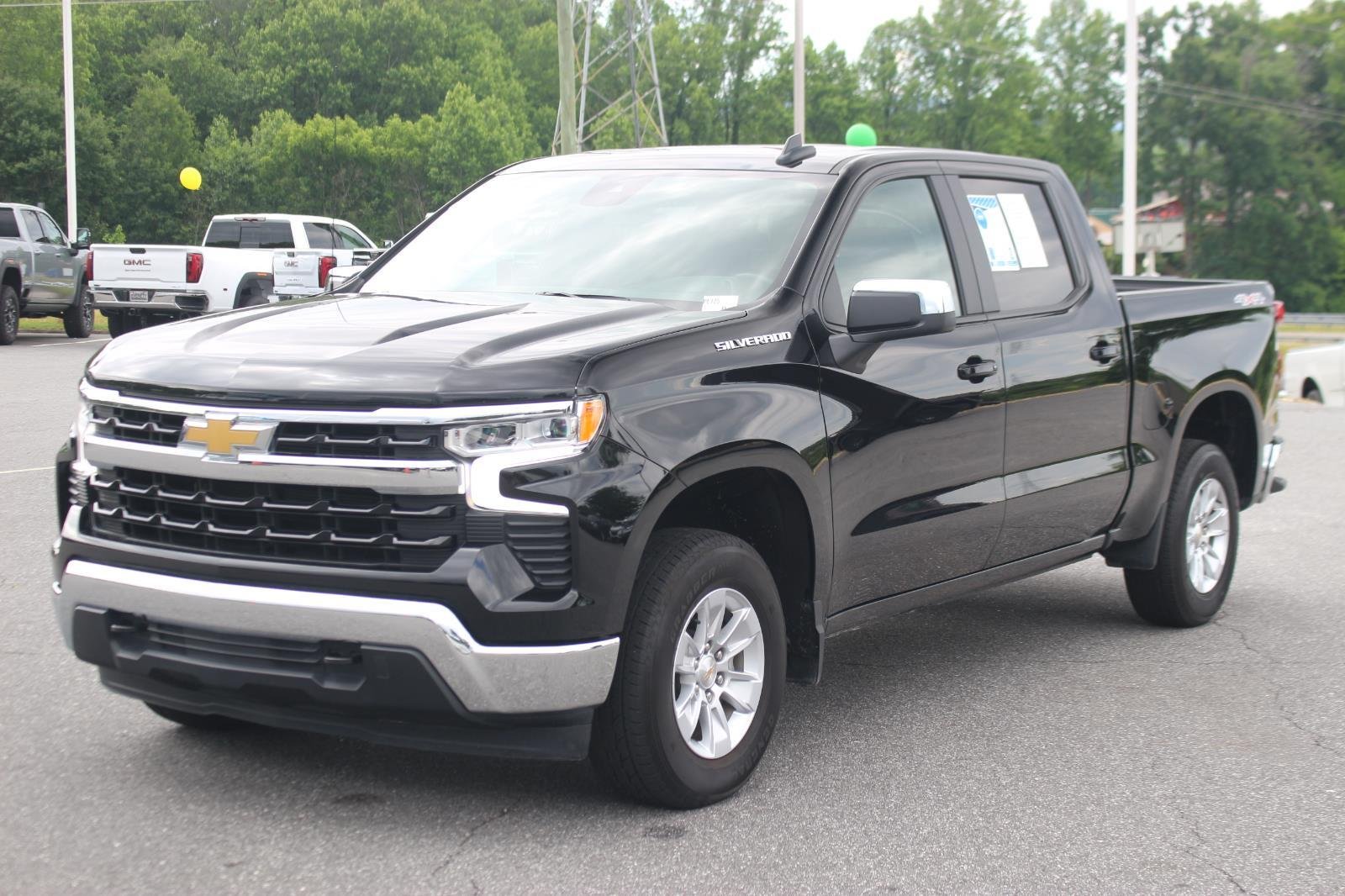 Used 2025 Black Chevrolet LT image 3