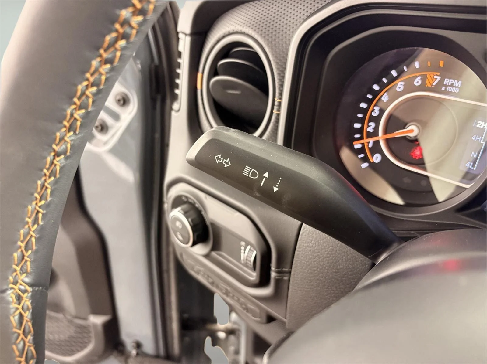 Used 2024 Anvil Clear Coat Jeep Mojave image 30