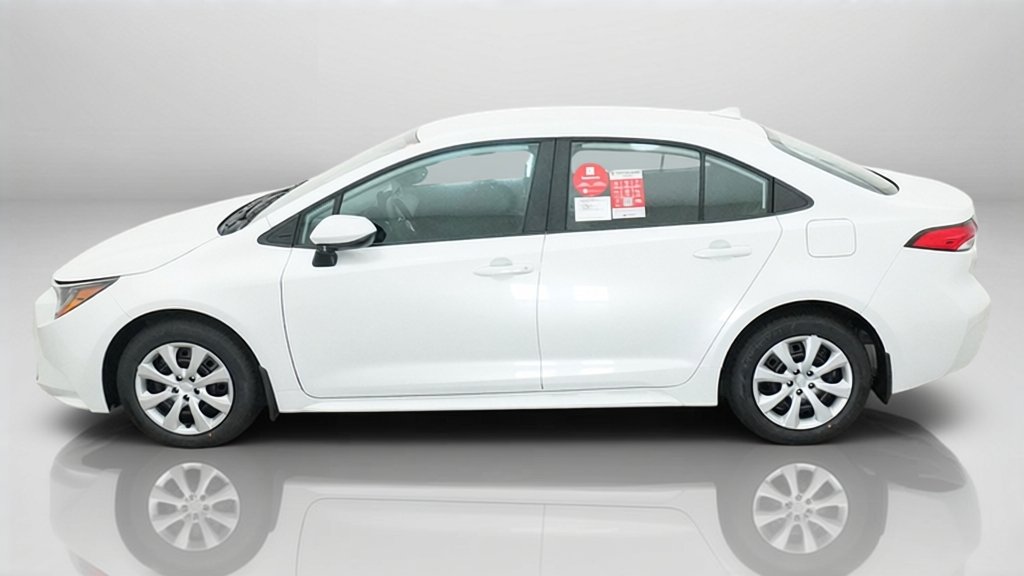 New 2027 Wind Chill Pearl Toyota LE image 32