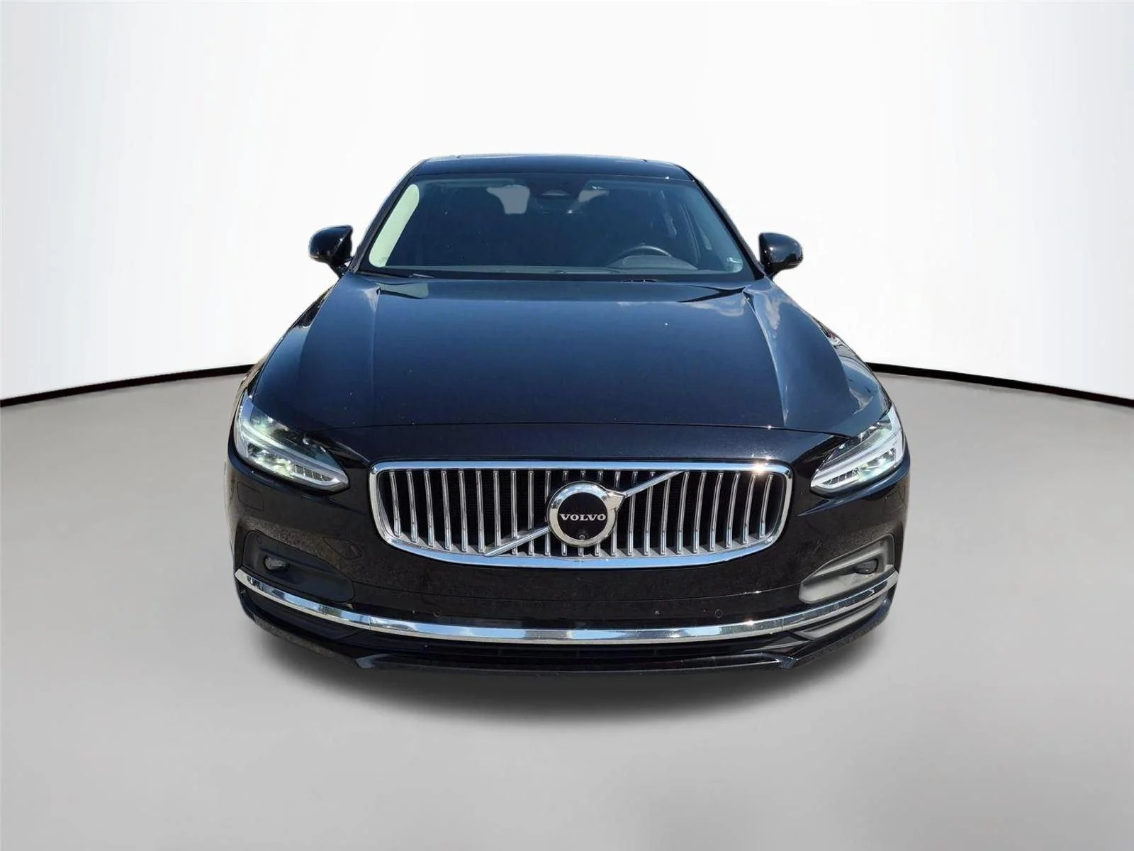 Used 2024 BLACK VOLVO  image 2
