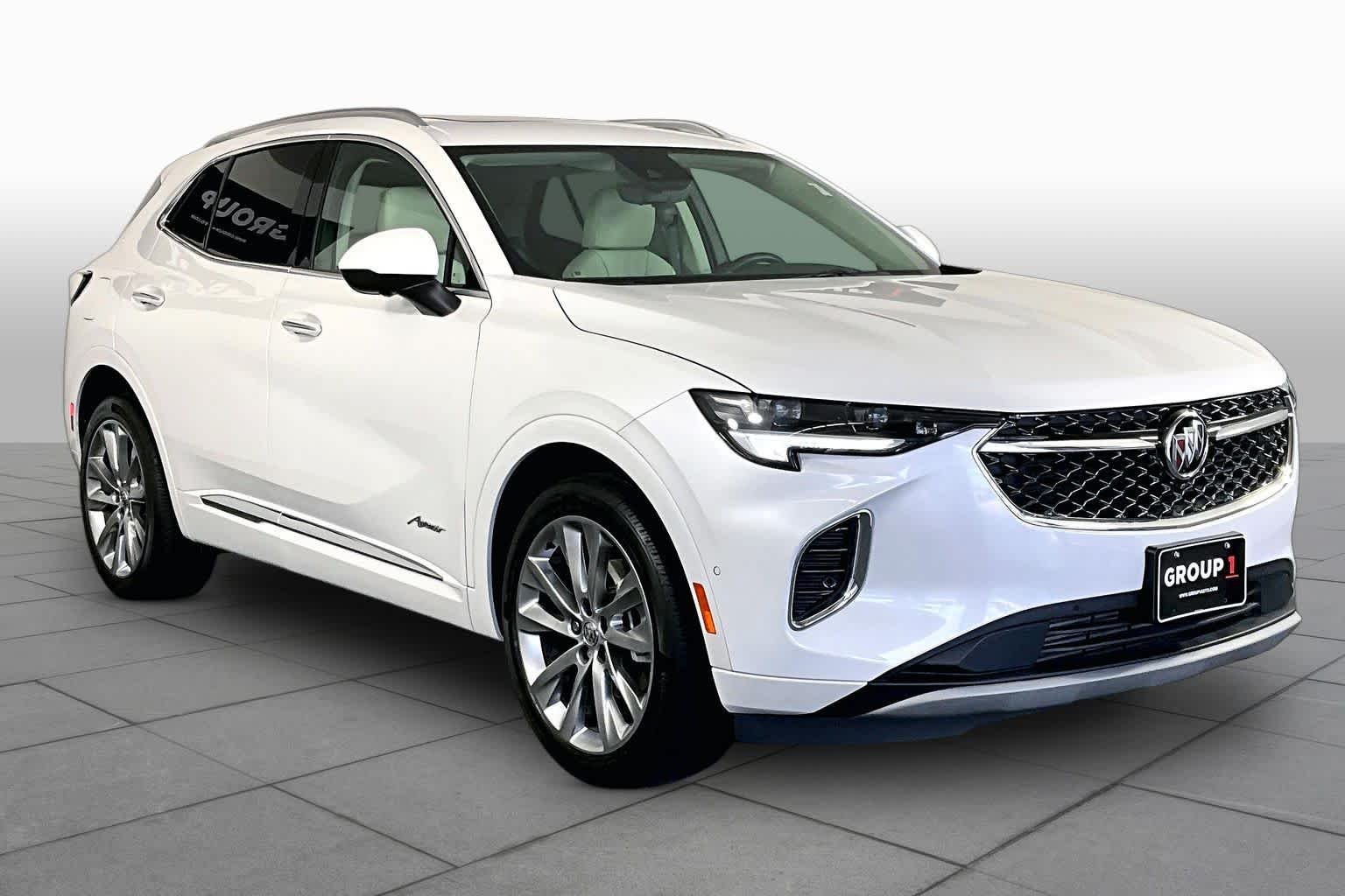 Used 2023 White Frost Tricoat Buick Avenir image 3