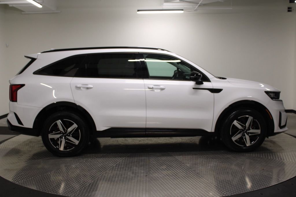 2023 Kia Sorento S - Photo 8