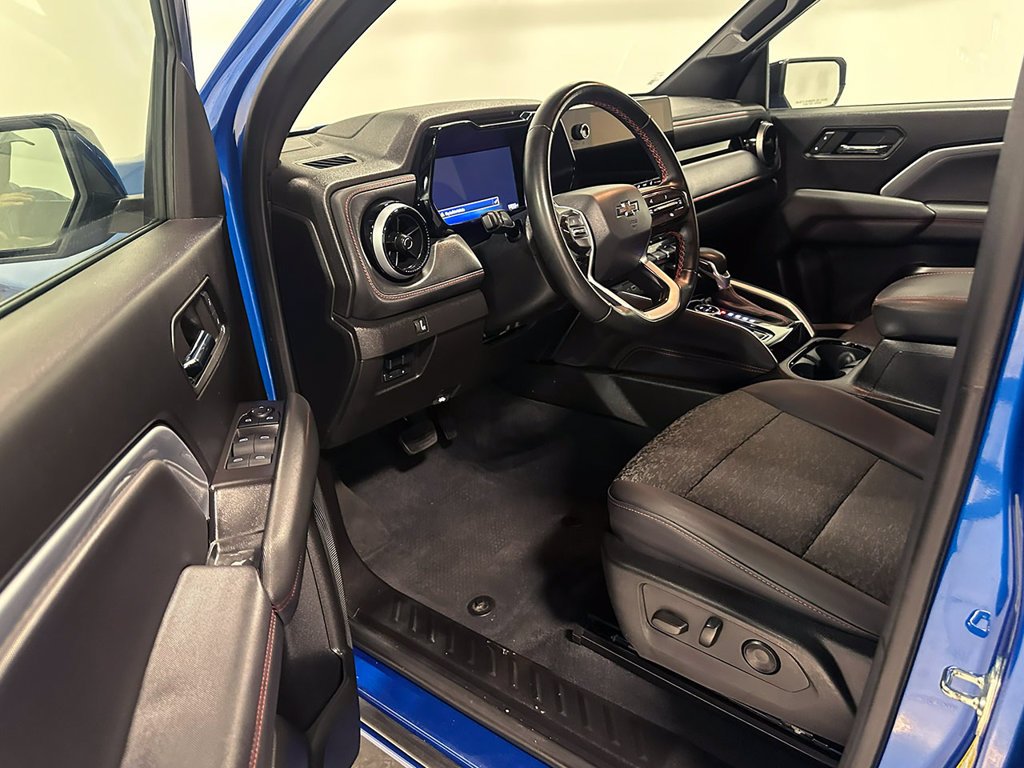 Used 2024 Blue Chevrolet Z71 image 20