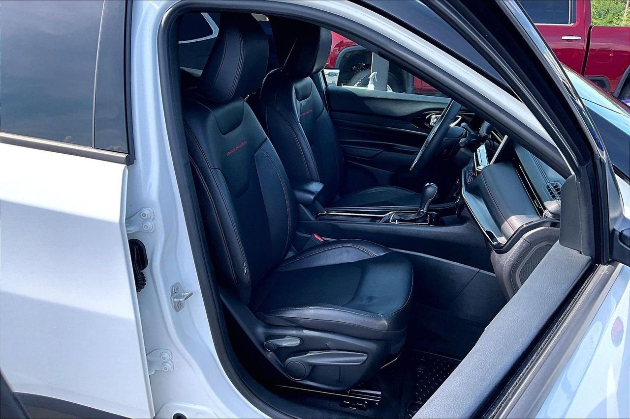 Used 2025 Bright White Clearcoat Jeep Trailhawk 4x4 image 23