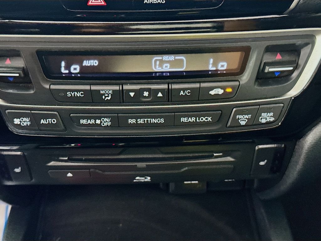 2022 Honda Pilot Touring - Photo 21