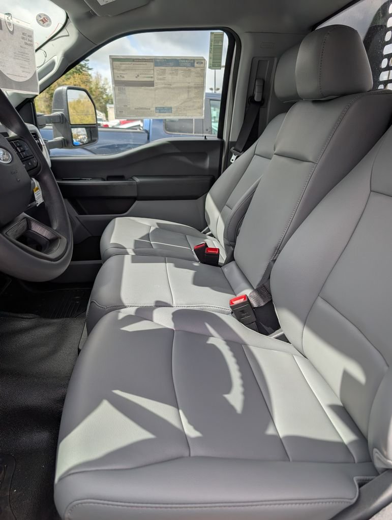 2026 Ford F-350 Super Duty Chassis Cab XL - Photo 19