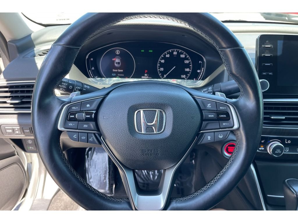 Used 2018 Platinum White Pearl Honda Touring 1.5T image 33