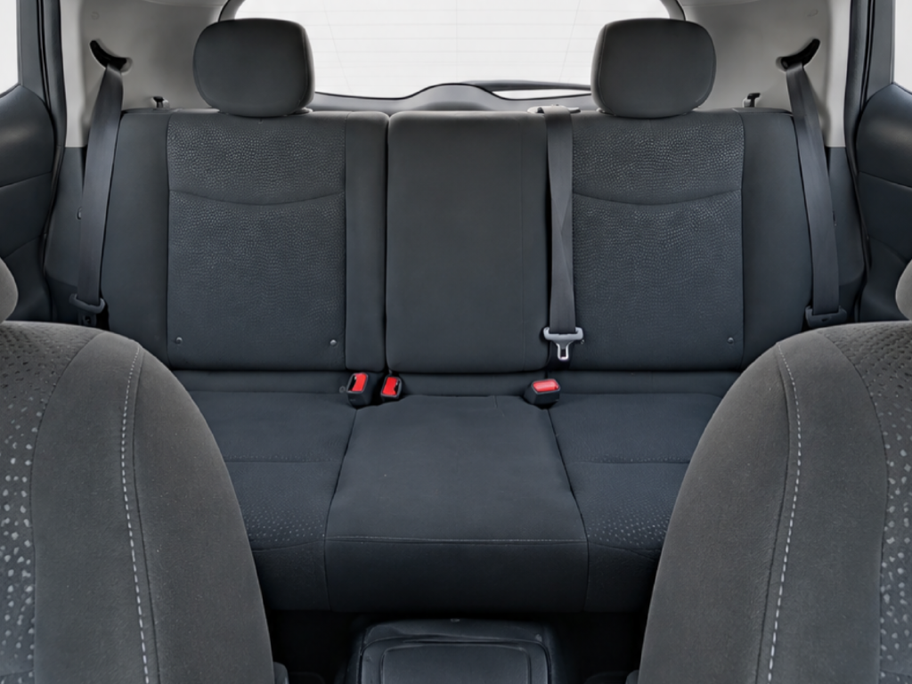 Used 2015 Gray Nissan SV image 17