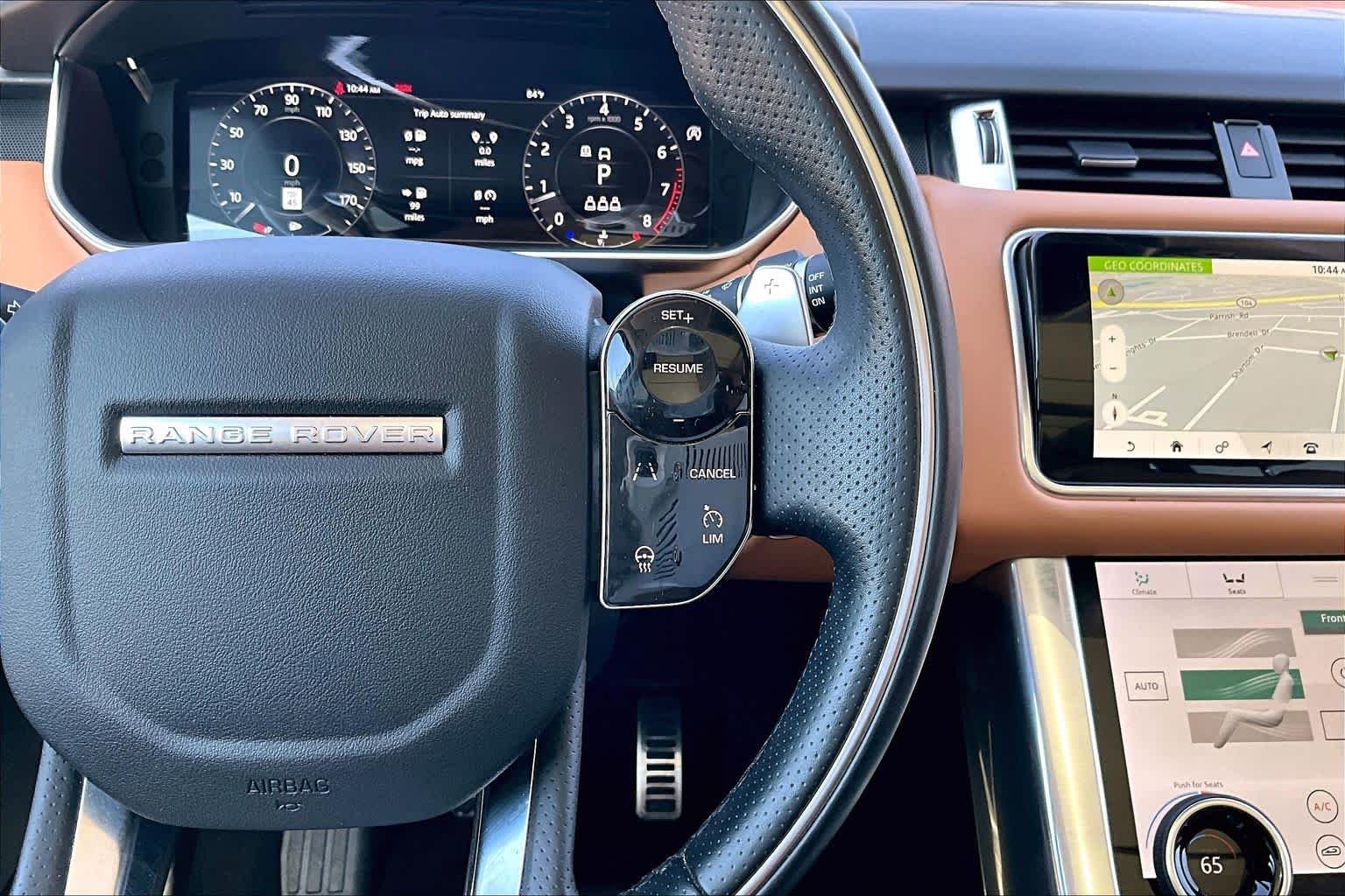 Used 2022 Fuji White Land Rover HSE Dynamic image 25