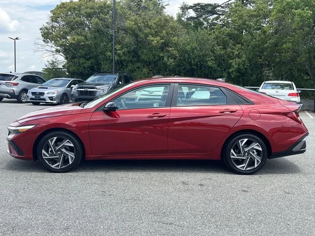 Used 2025 Red Hyundai SEL Sport image 10