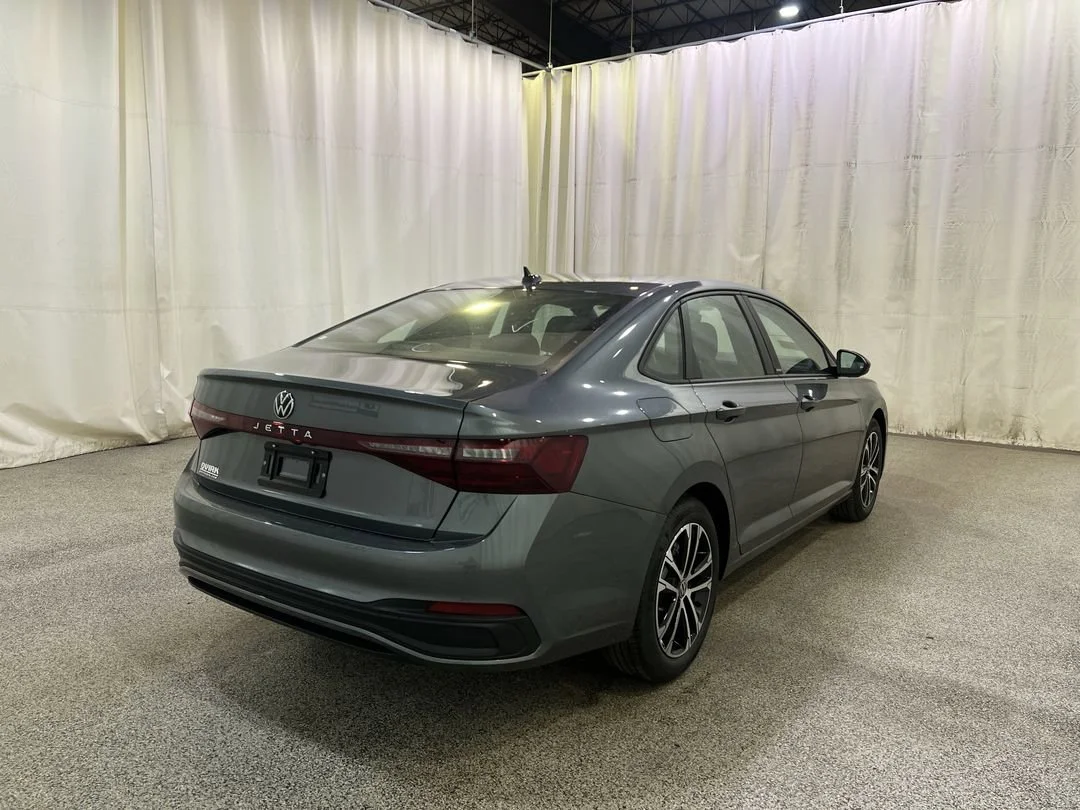 2026 Volkswagen Jetta Sport - Photo 8
