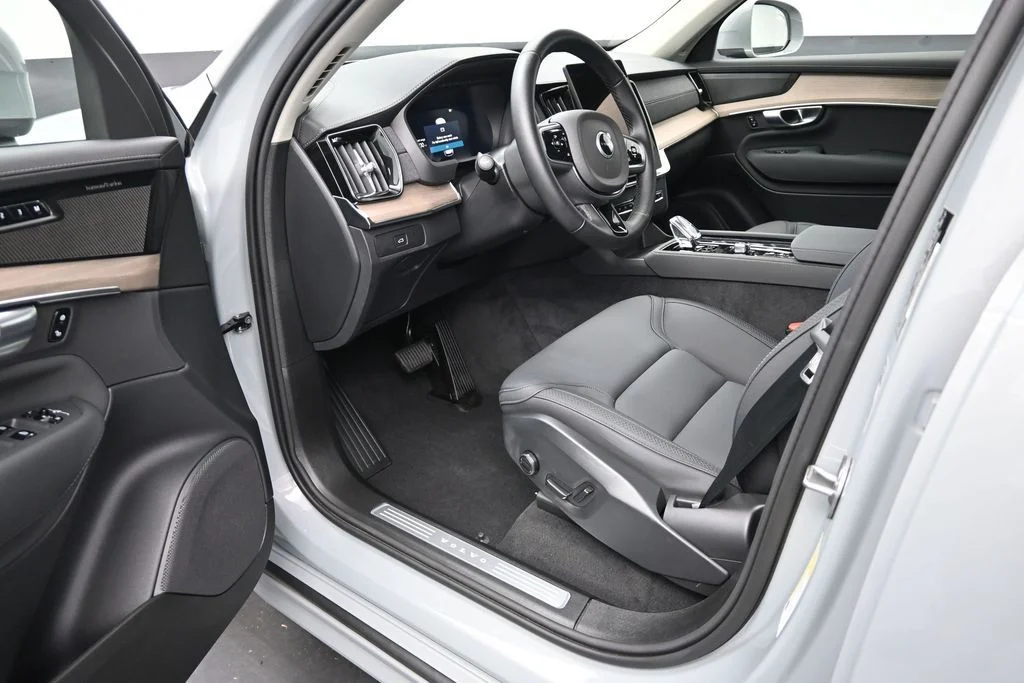 New 2026 Vapour Grey Volvo Plus image 9