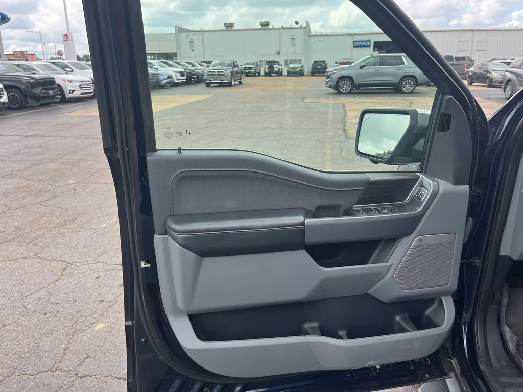 Used 2024 Antimatter Blue Metallic Ford LARIAT image 19