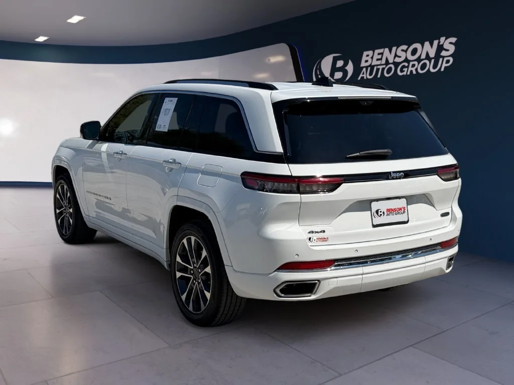 Used 2023 White Jeep Overland image 3