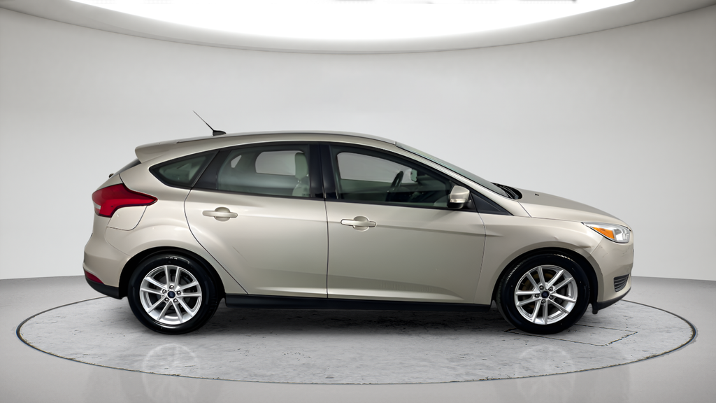 2018 Ford Focus SE - Photo 2