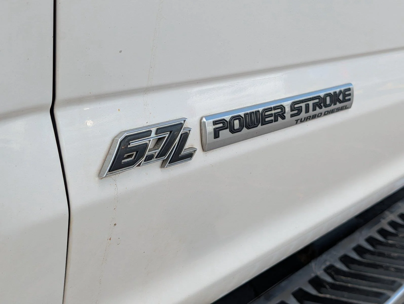 Used 2017 White Platinum Metallic Tri-Coat Ford Lariat image 38