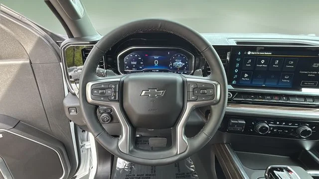Used 2025 White Chevrolet RST image 12