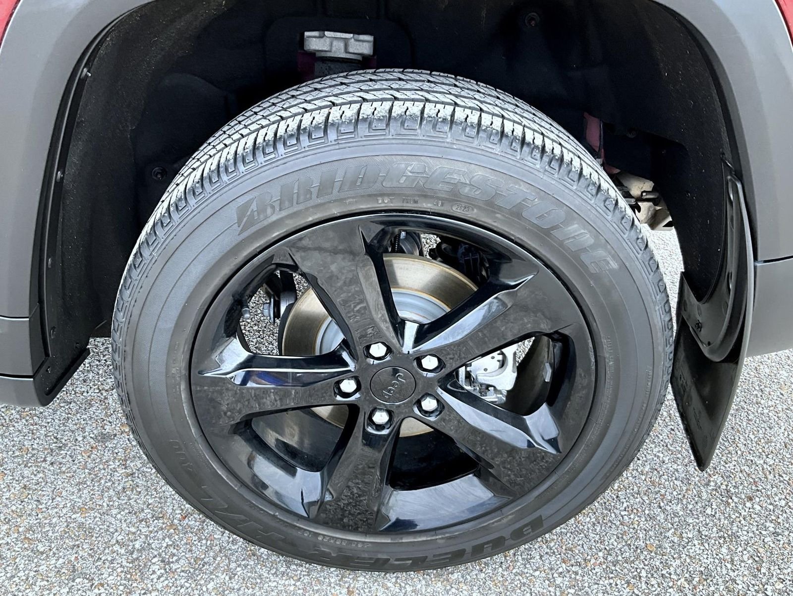 Used 2023 Red Jeep Altitude X image 22