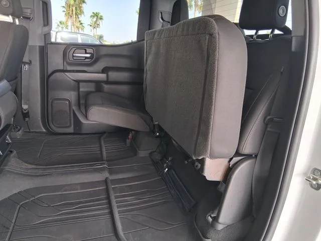 Used 2023 White Chevrolet Custom image 21