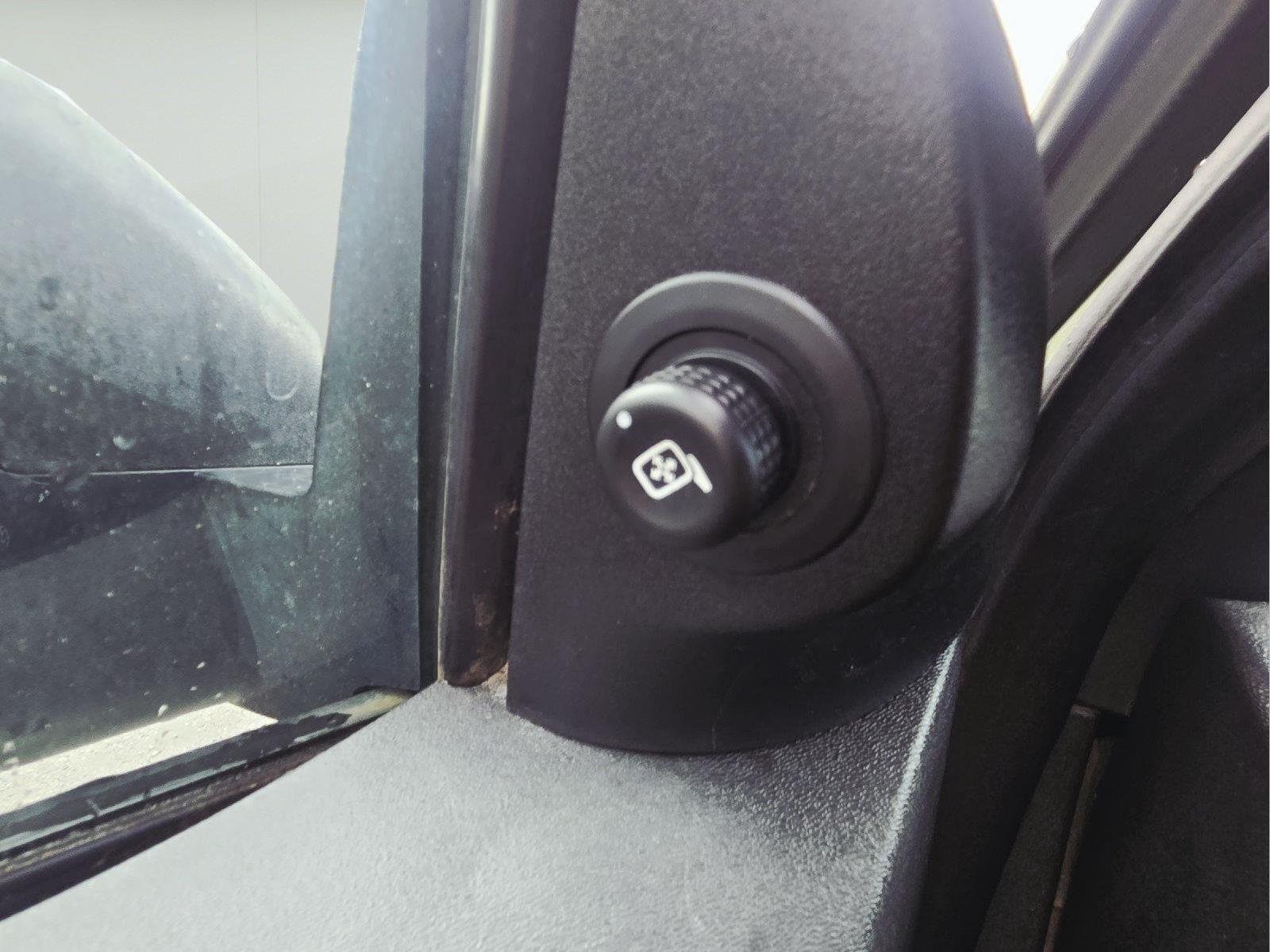 Used 2010  Ford SE image 20