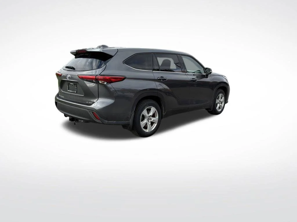 Used 2021 Gray Toyota LE image 4