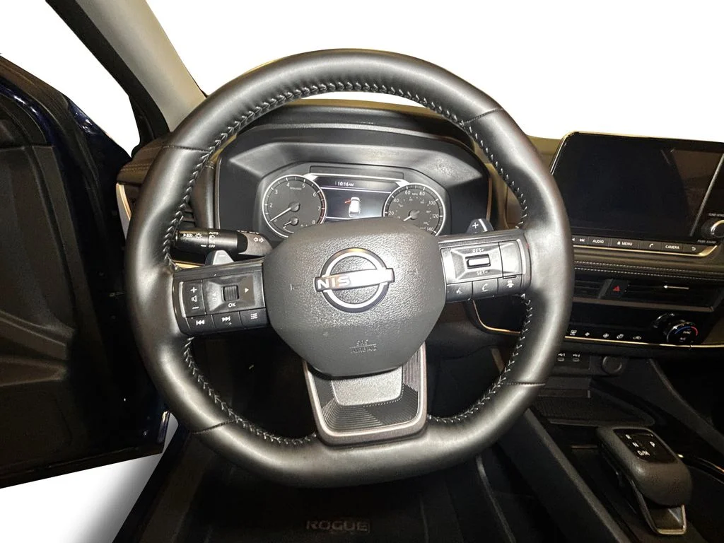 Used 2025 Deep Ocean Blue Pearl Nissan SV image 13