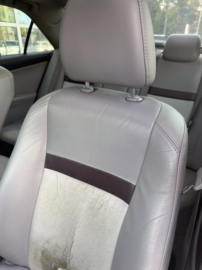 Used 2012 Silver Toyota XLE image 5