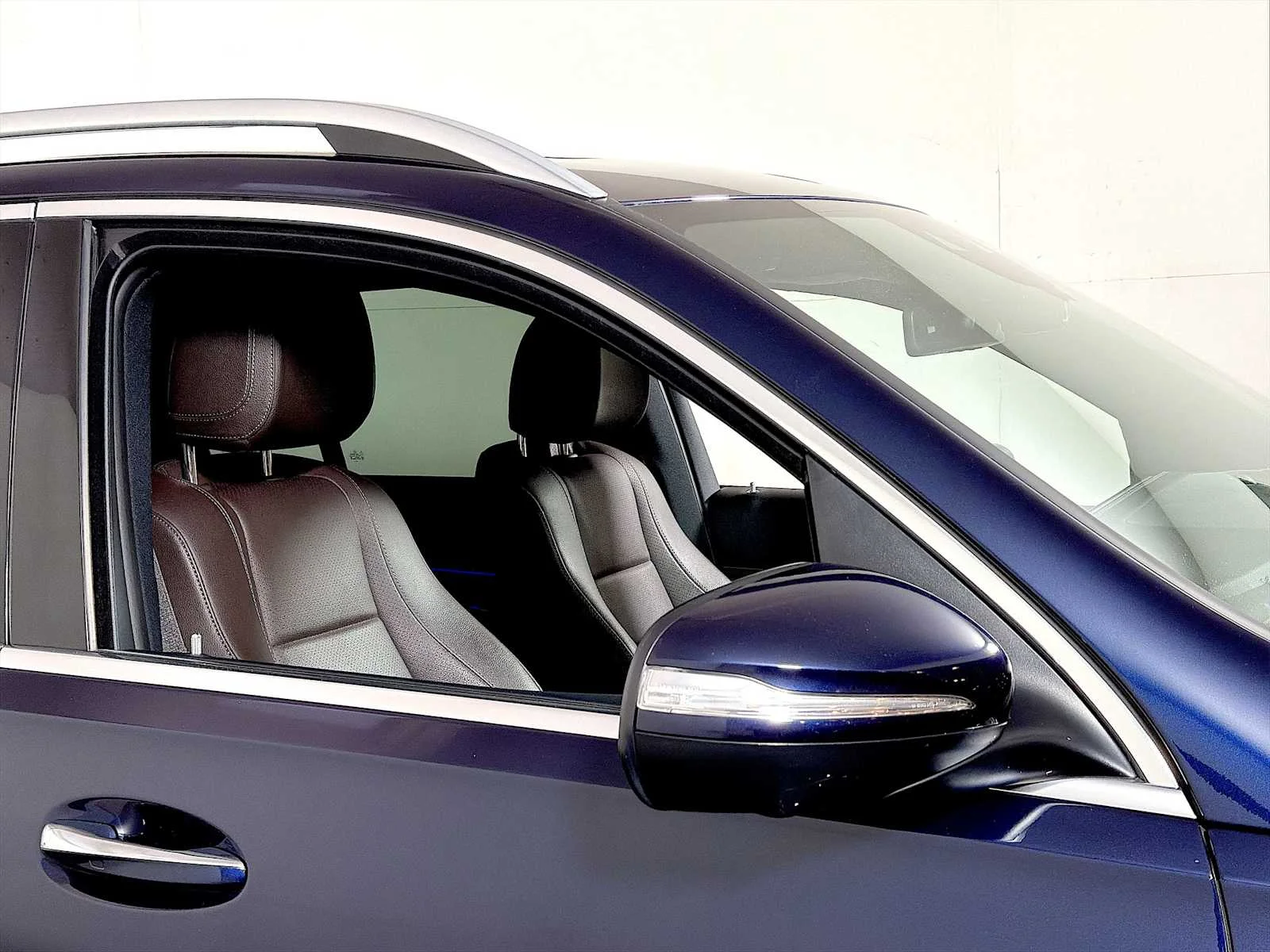 Used 2022 Lunar Blue Metallic Mercedes-Benz GLE 450 image 30