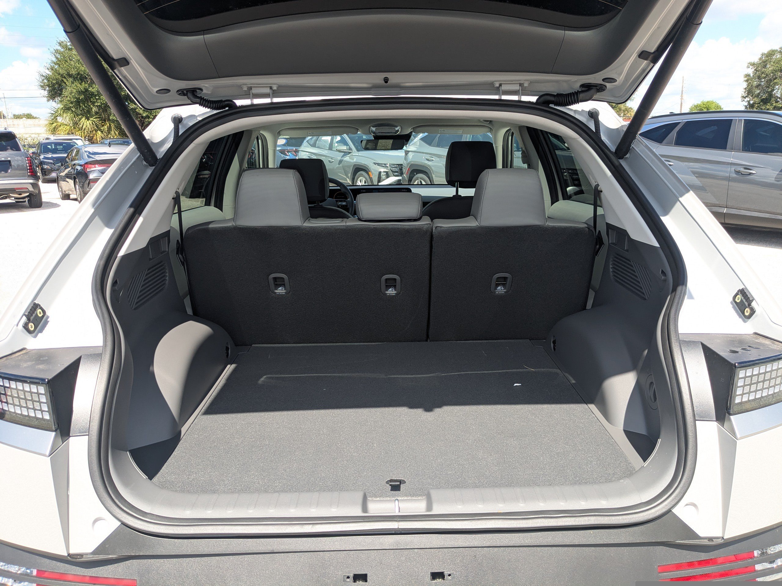 New 2027 Cyber Gray Hyundai SEL image 14