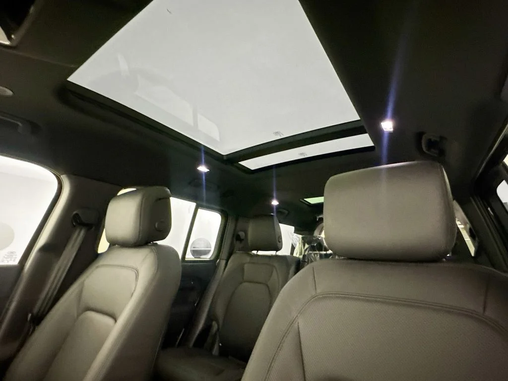 New 2026 Carpathian Grey Land Rover X-Dynamic SE image 21