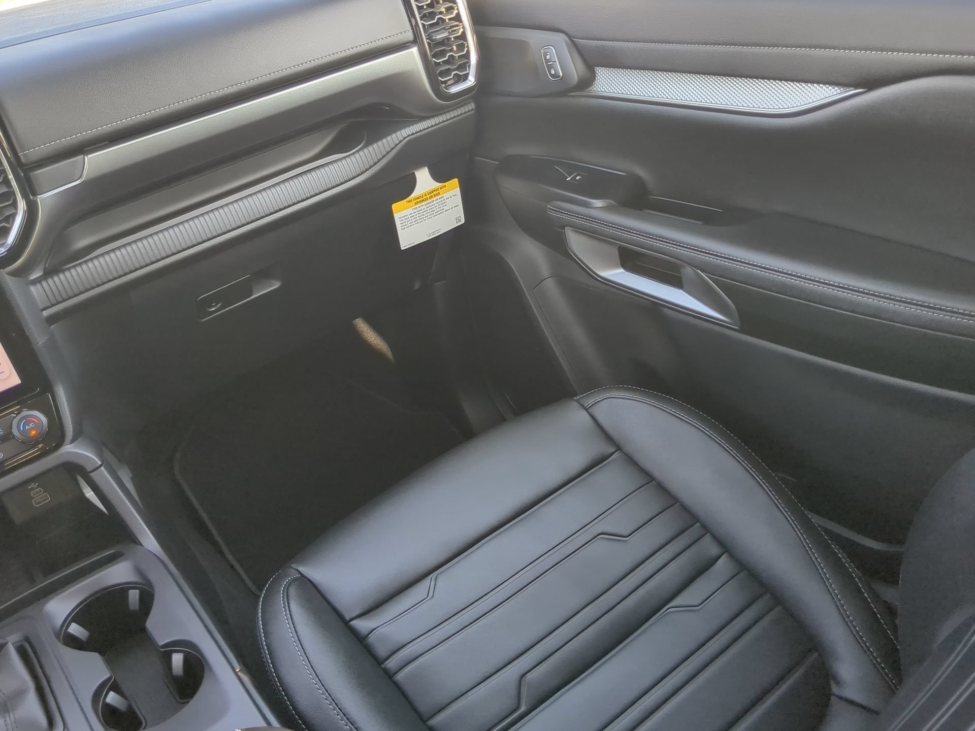 New 2026 Carbonized Gray Metallic Ford Lariat® image 50