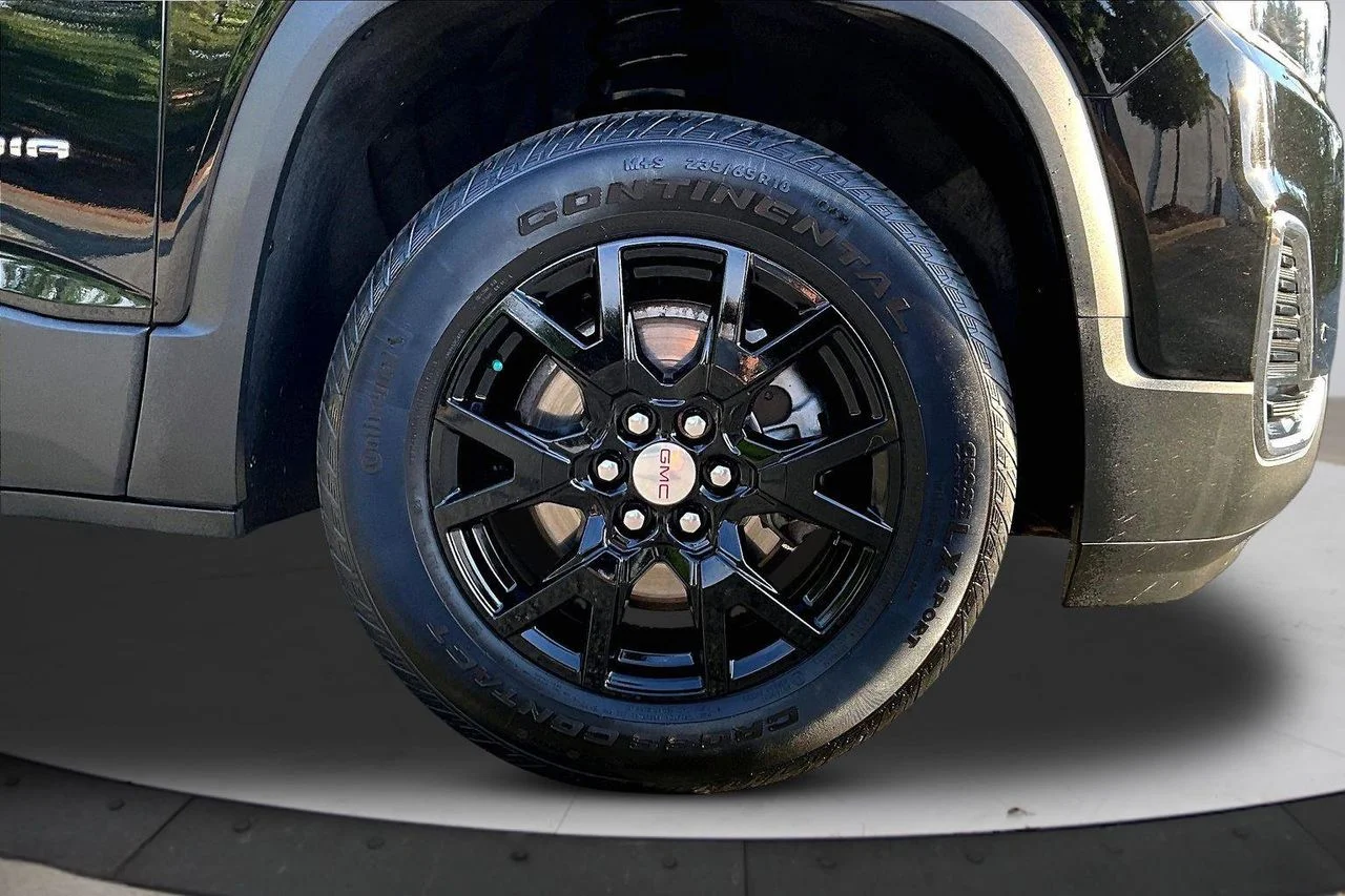 Used 2023 Black GMC SLE image 33