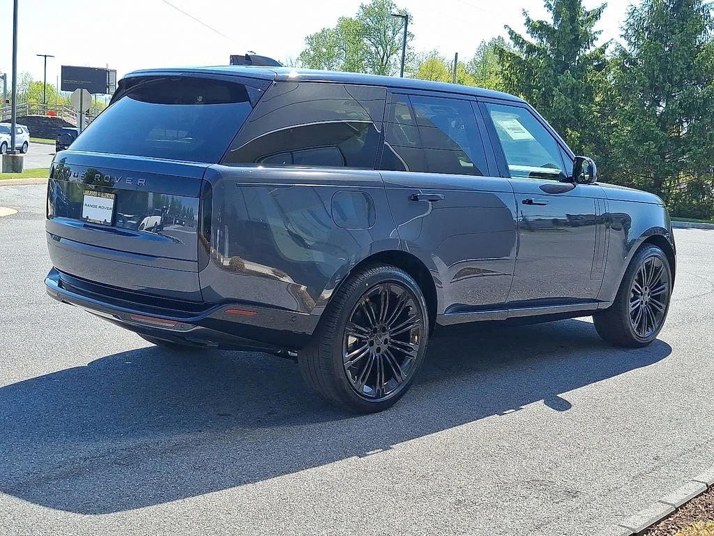 New 2026 Varesine Blue Land Rover SE image 3