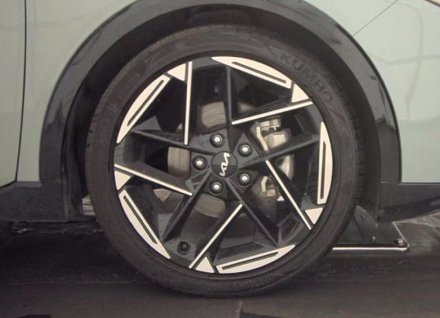 Used 2025 Morning Haze Kia GT-Line image 16