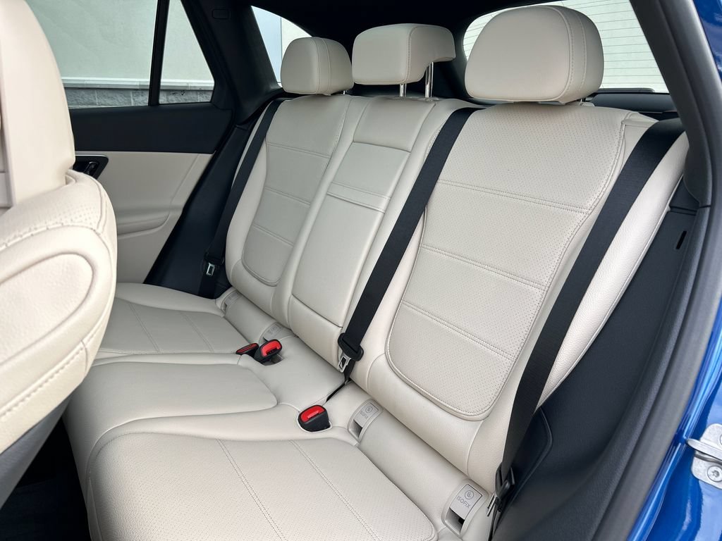 New 2027 Starling Blue Metallic Mercedes-Benz GLC 300 image 61