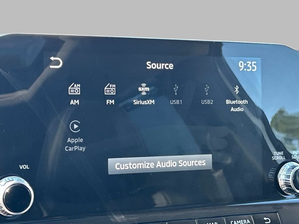 Used 2025 Silver Mitsubishi SEL image 33