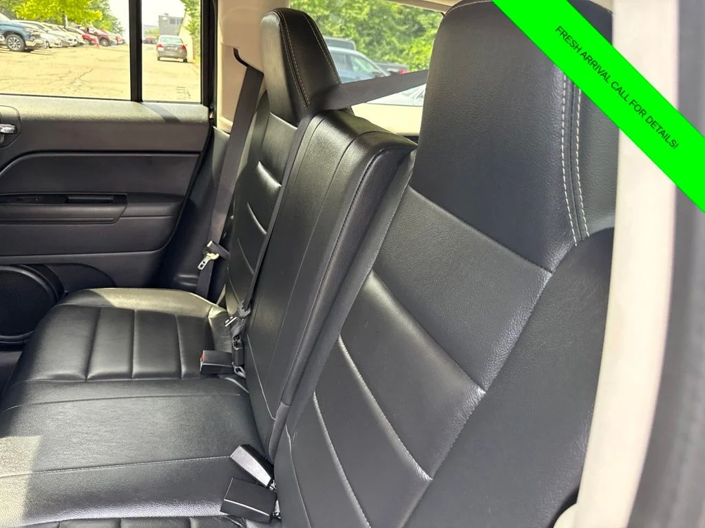 Used 2016 Gray Jeep Latitude image 14